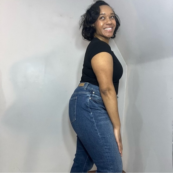 DL1961 medium wash cropped jeans semi-flared leg comfy denim bootcut relaxed fit - Picture 3 of 14